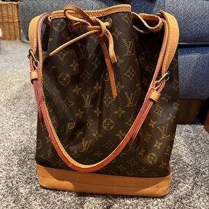 1990 Louis Vuitton Noe Vintage AR0960